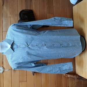 Long sleeve casual or can be worn as a dress shirt.